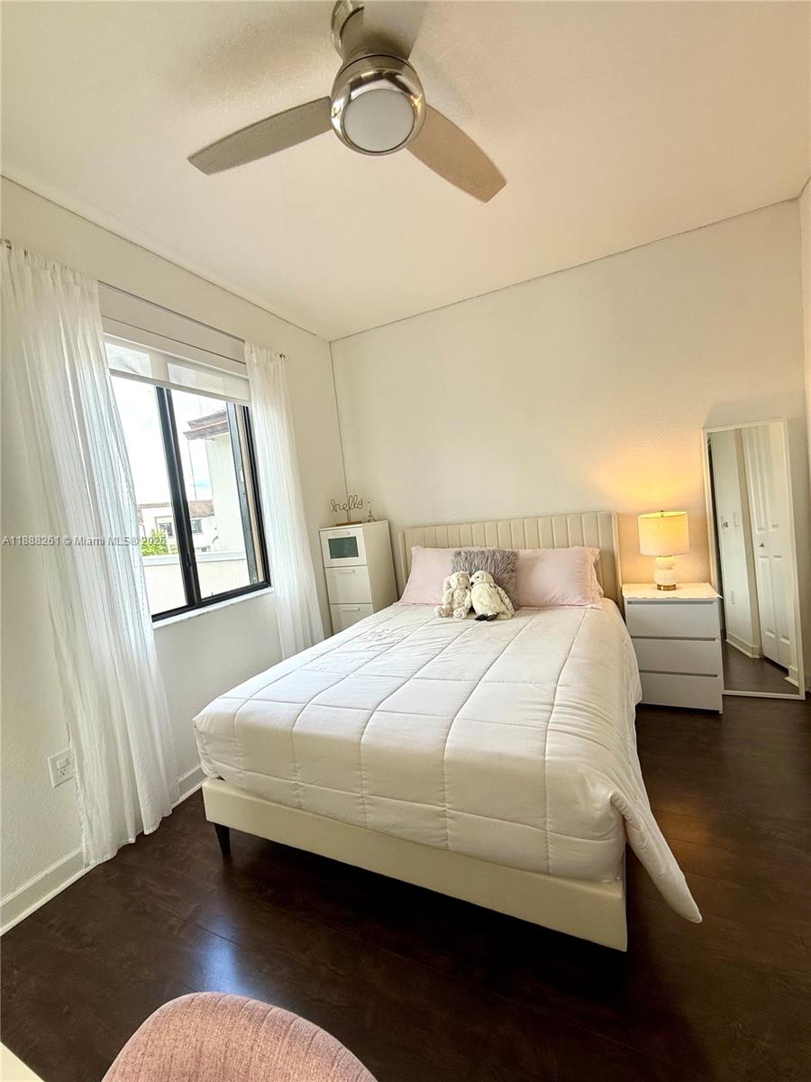 VIA VENTURA NEIGHBORHOOD - Residential