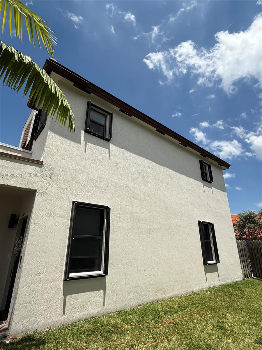 VIA VENTURA NEIGHBORHOOD - Residential