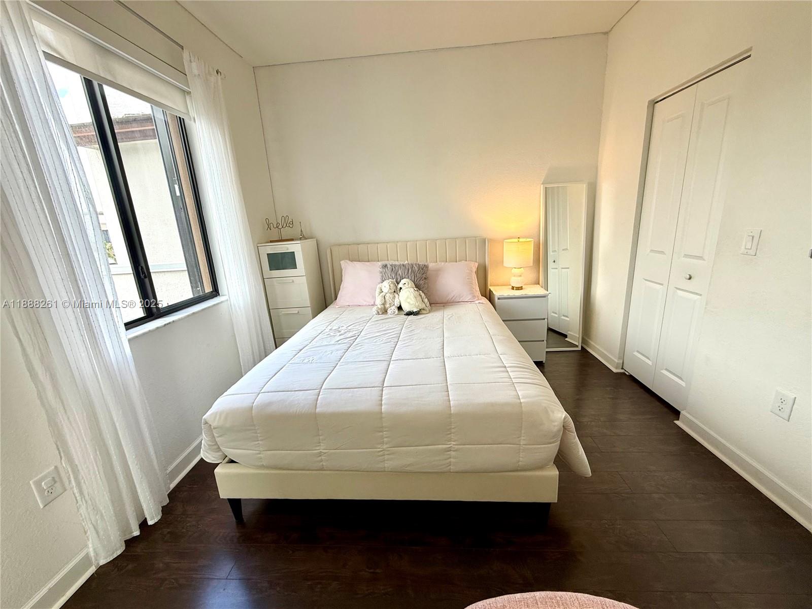 VIA VENTURA NEIGHBORHOOD - Residential