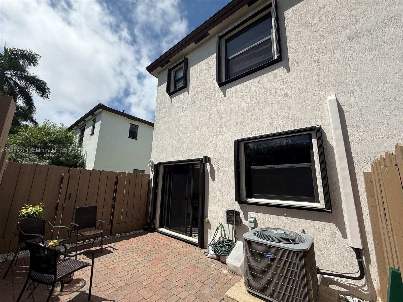 VIA VENTURA NEIGHBORHOOD - Residential