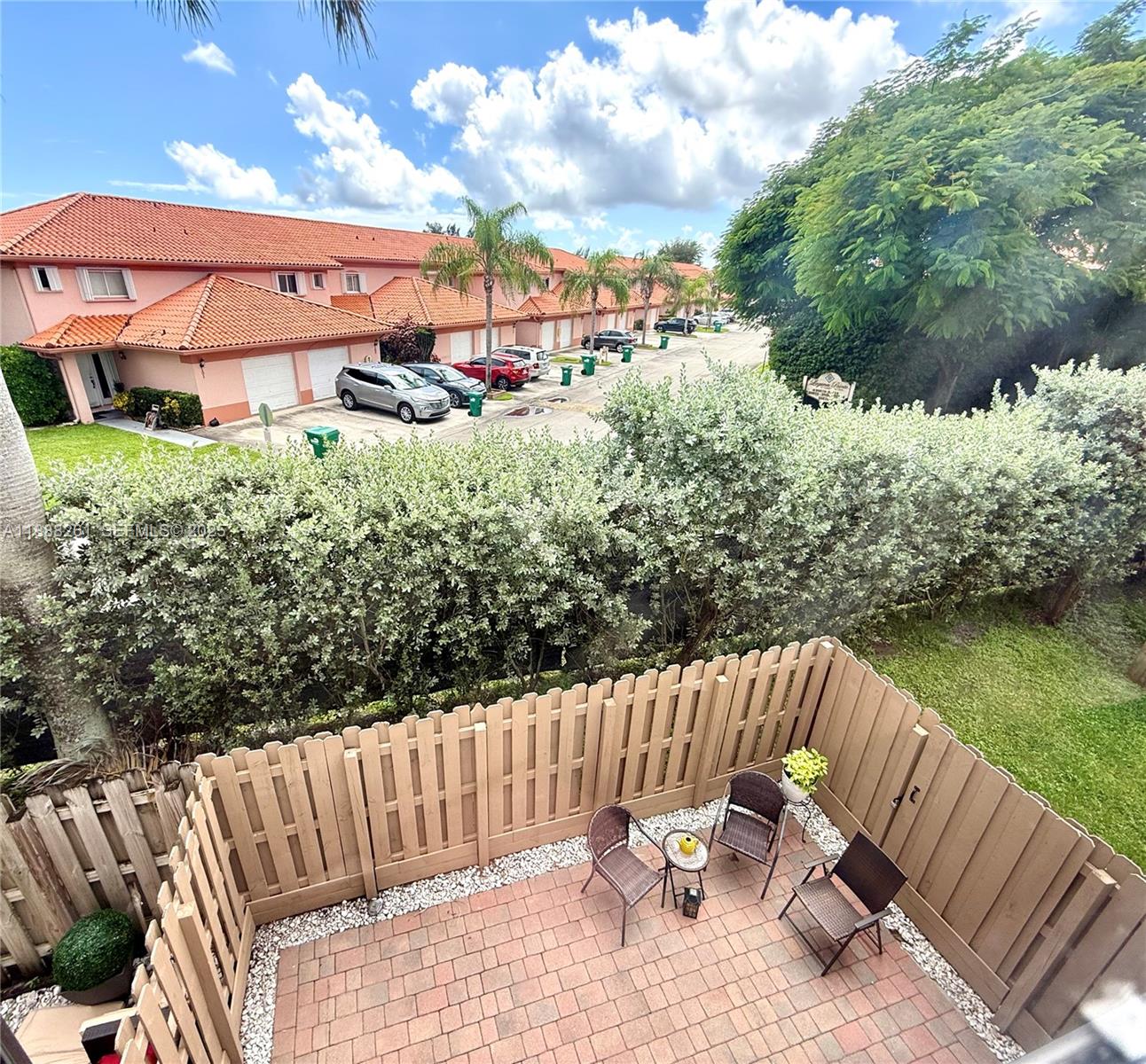 VIA VENTURA NEIGHBORHOOD - Residential