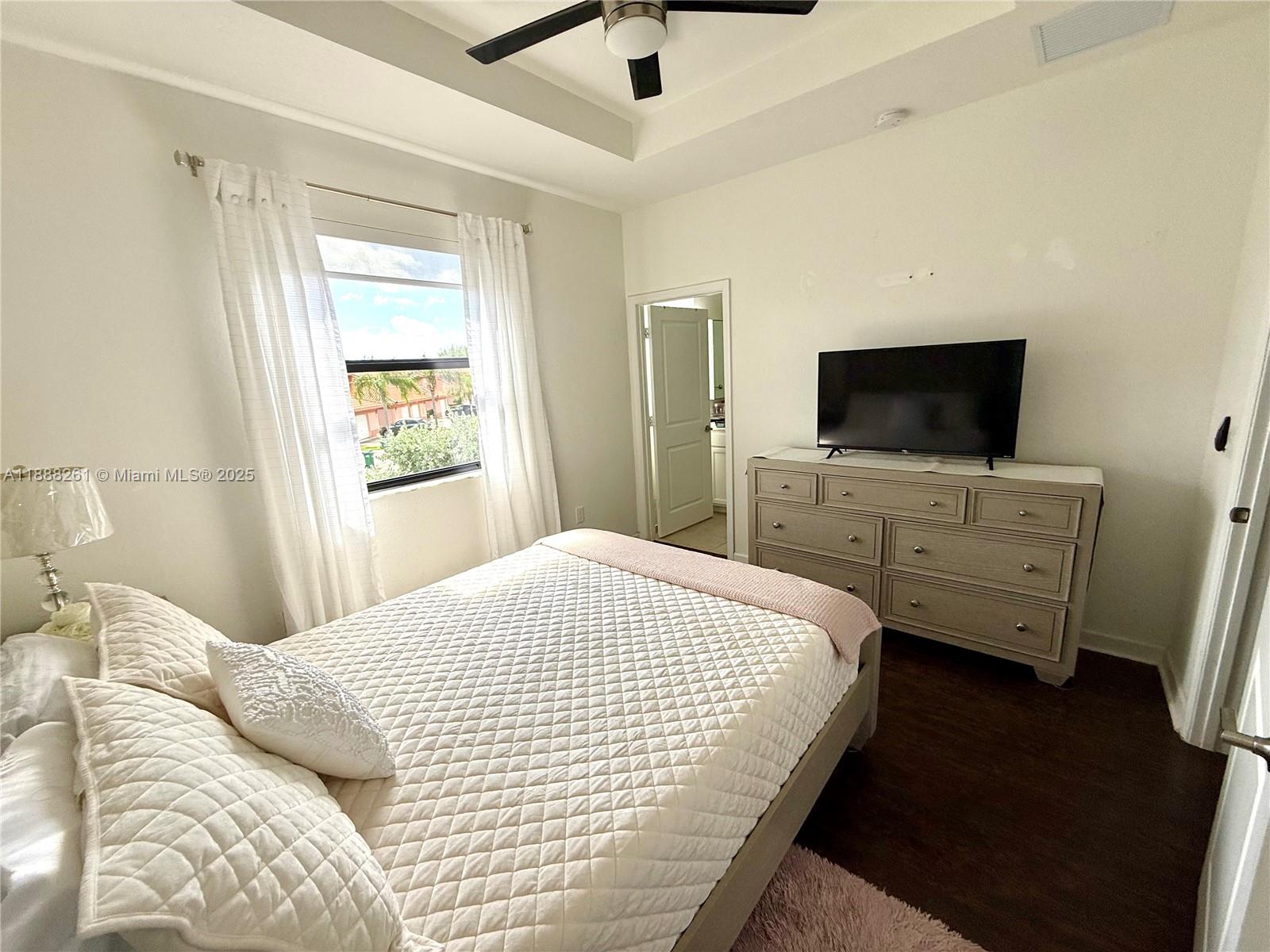 VIA VENTURA NEIGHBORHOOD - Residential