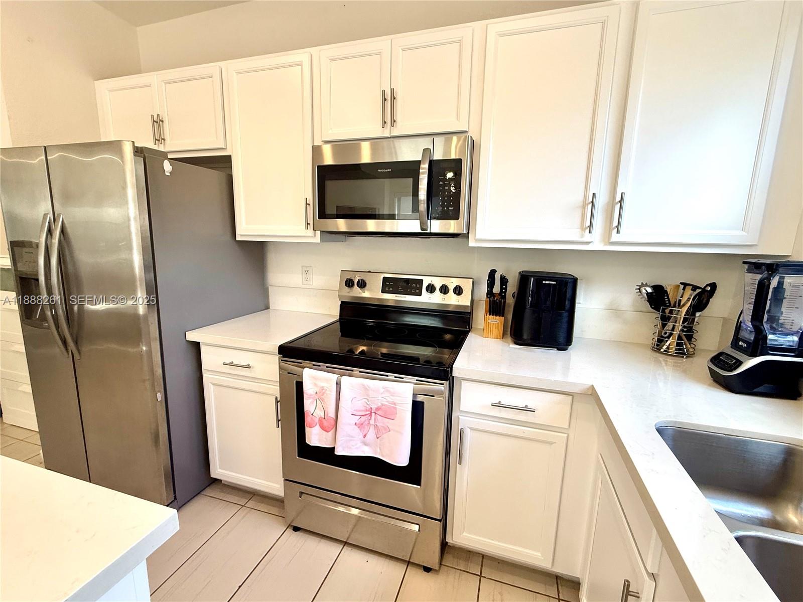 VIA VENTURA NEIGHBORHOOD - Residential