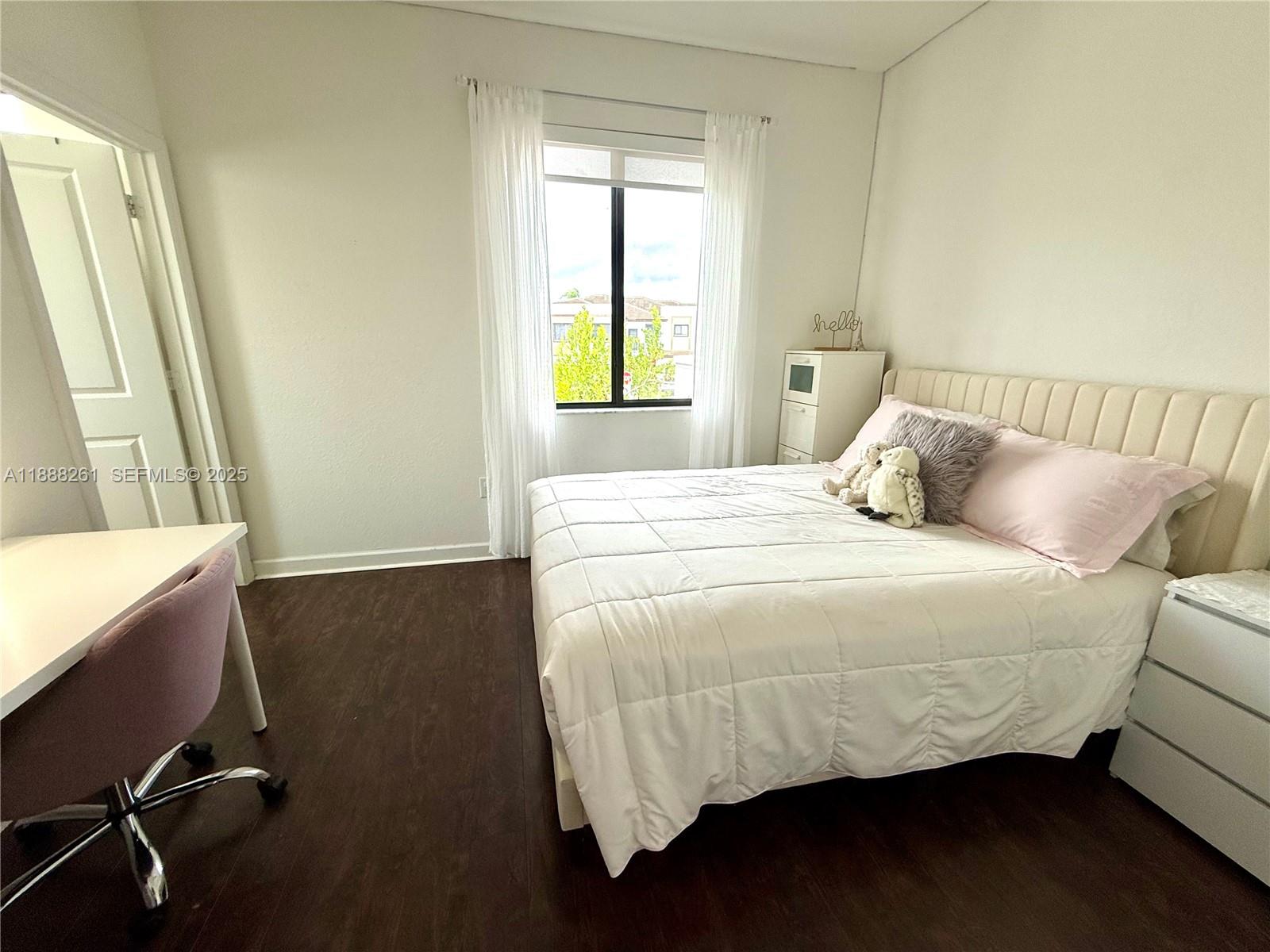 VIA VENTURA NEIGHBORHOOD - Residential