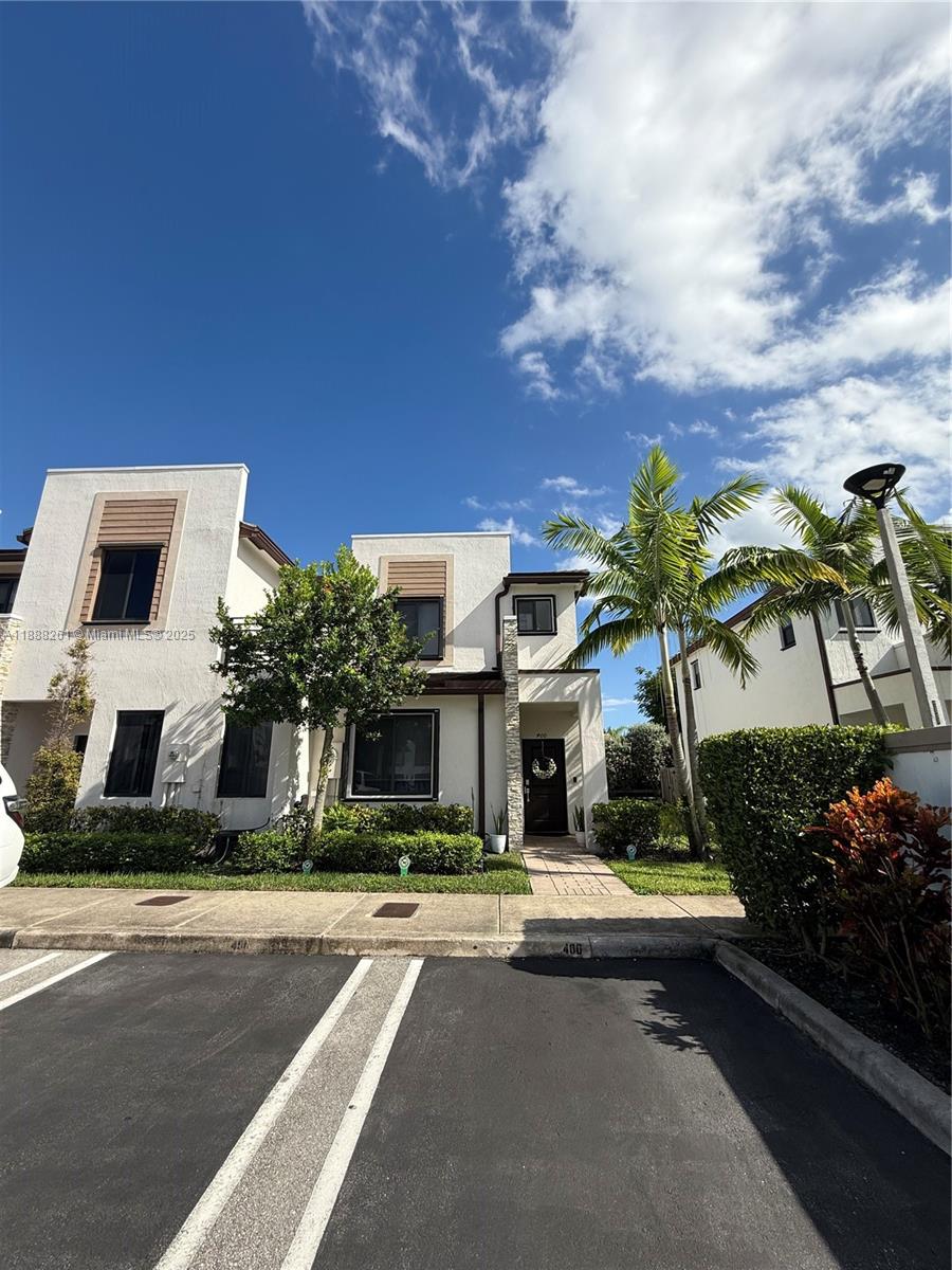 VIA VENTURA NEIGHBORHOOD - Residential