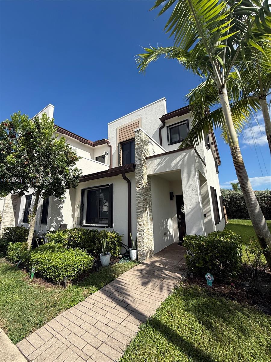 VIA VENTURA NEIGHBORHOOD - Residential