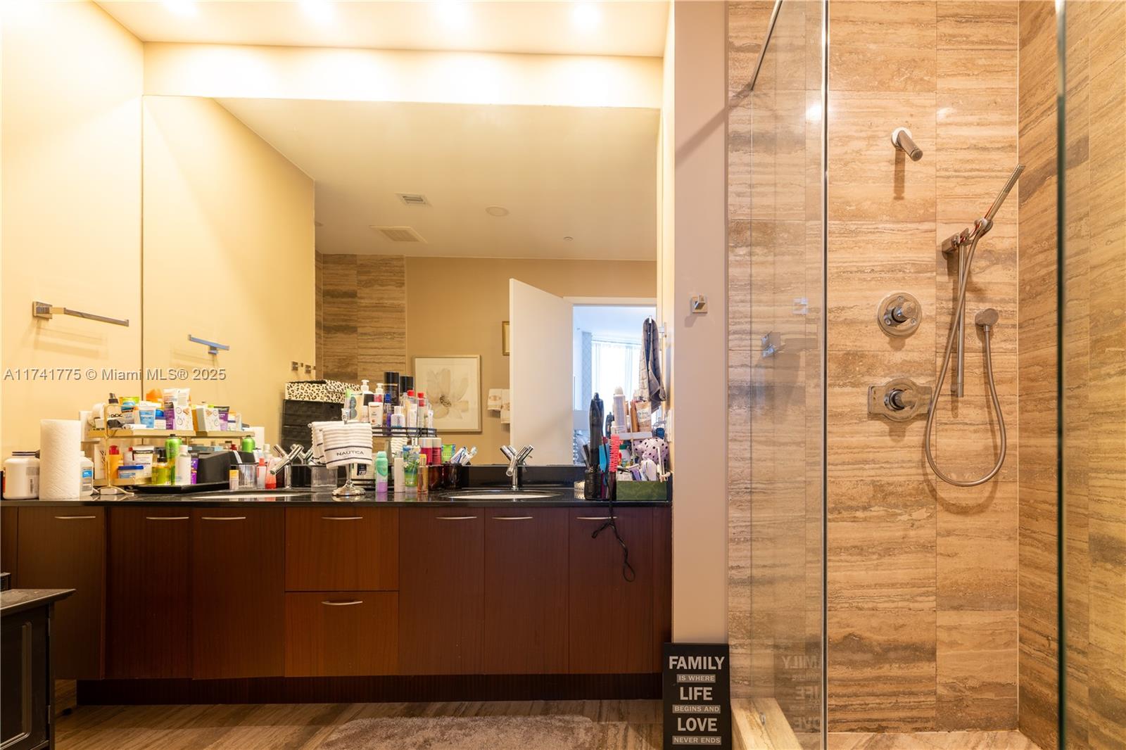 TDR TOWER I CONDO - Residential