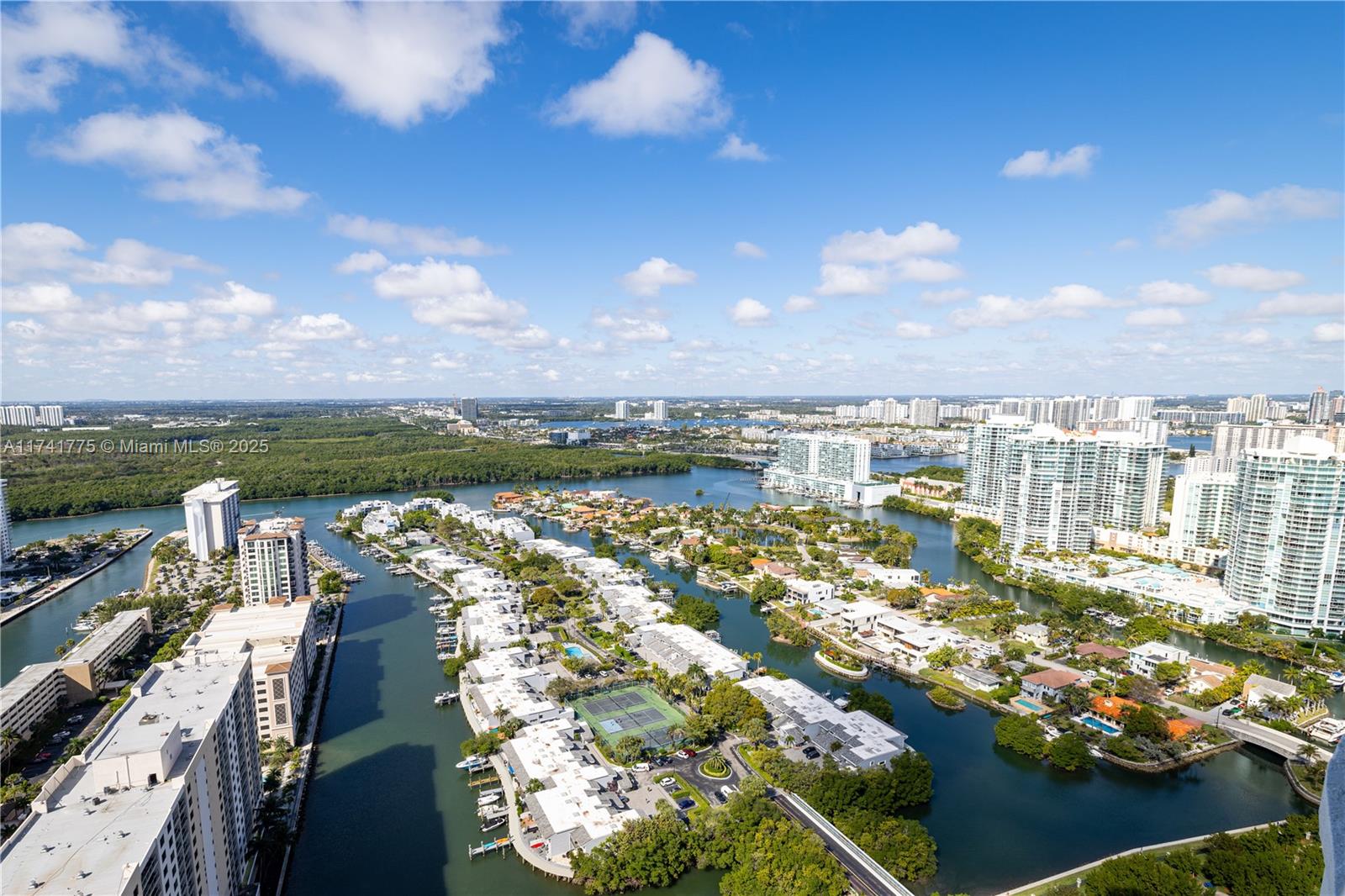 TDR TOWER I CONDO - Residential