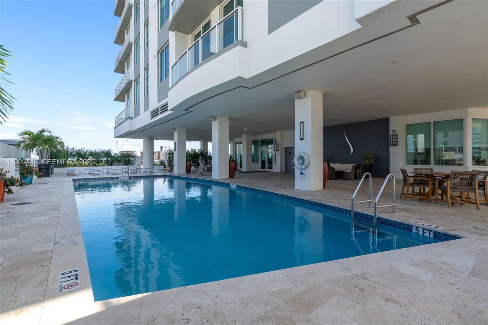 STRADA 315 CONDO - Residential