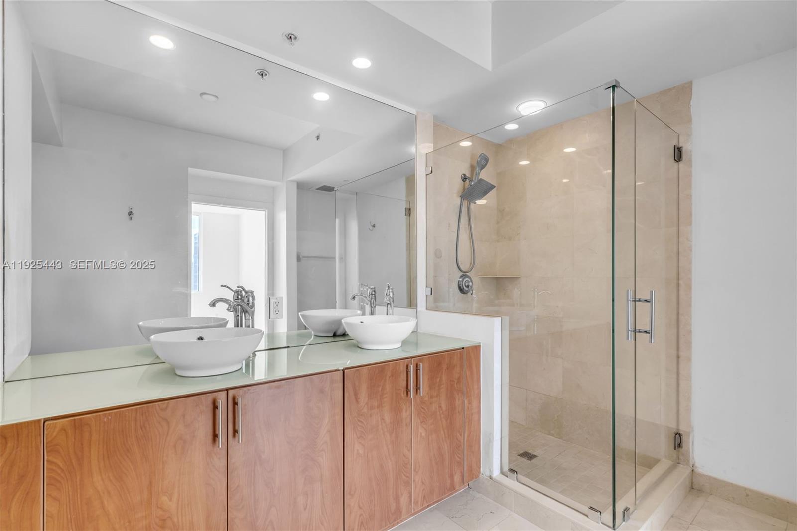 STRADA 315 CONDO - Residential