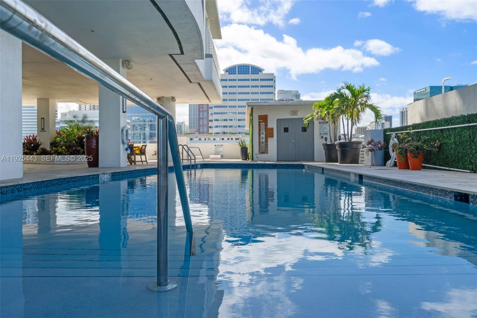 STRADA 315 CONDO - Residential