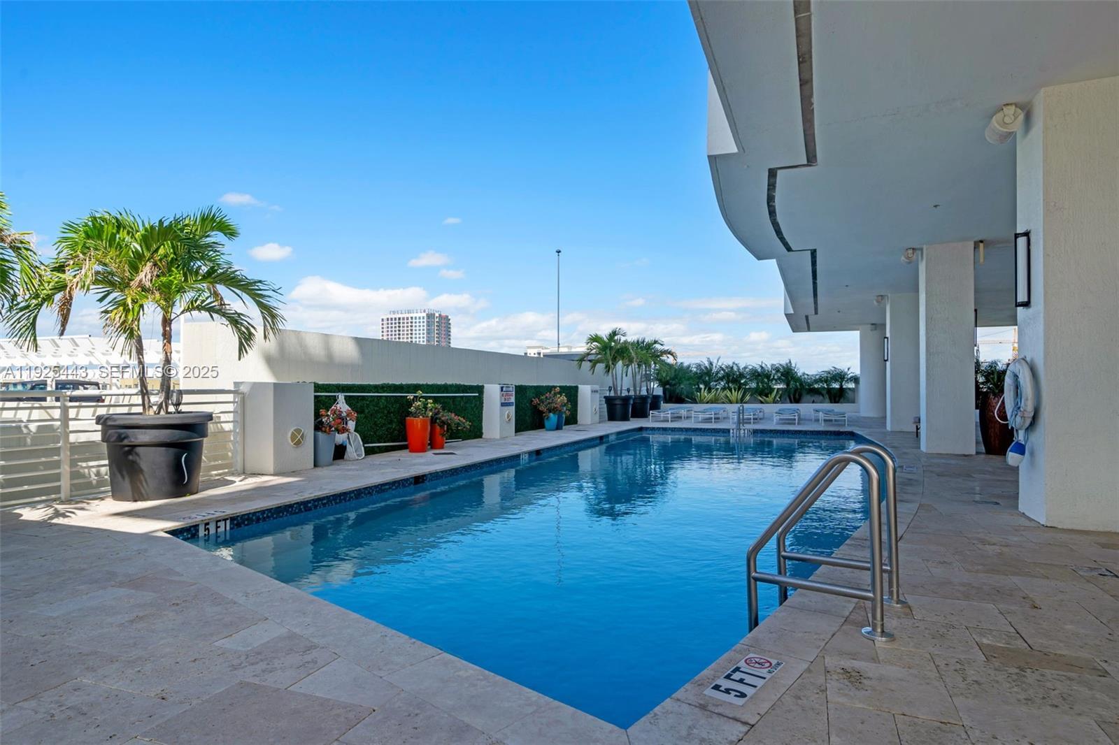 STRADA 315 CONDO - Residential