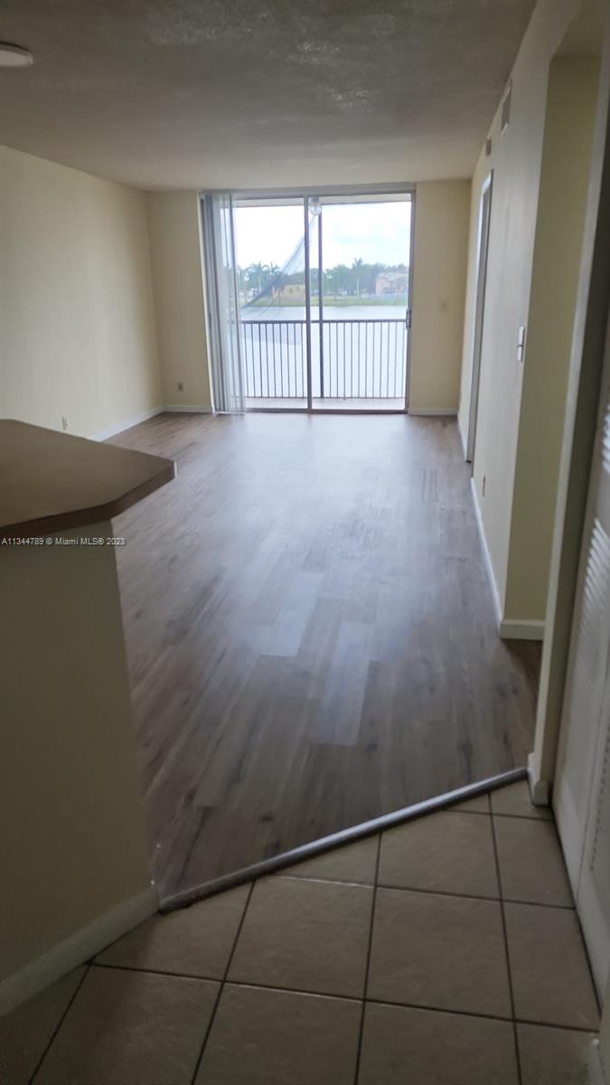 LAKESHORE AT UNIVERSITY P - Residential Lease