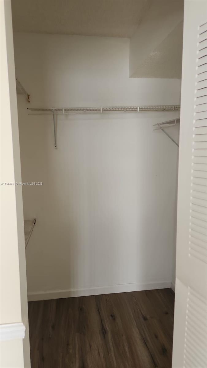 LAKESHORE AT UNIVERSITY P - Residential Lease