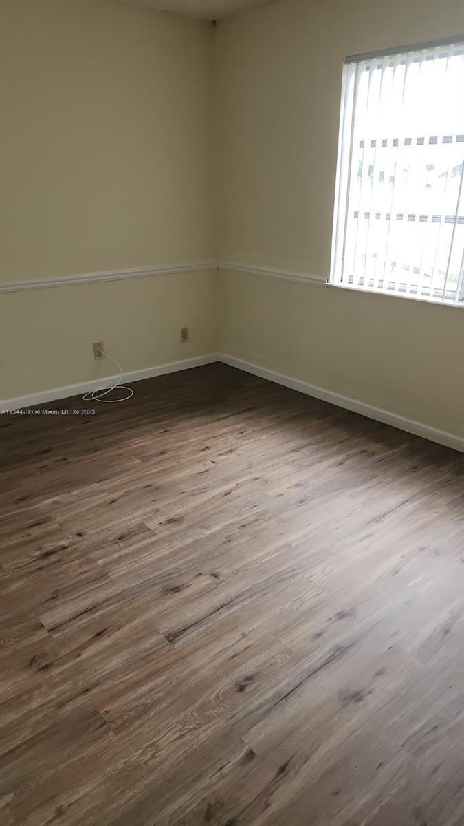 LAKESHORE AT UNIVERSITY P - Residential Lease