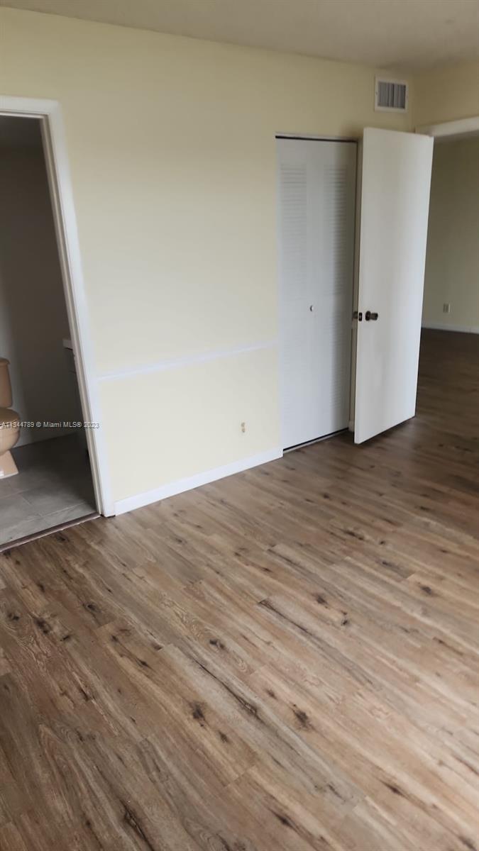 LAKESHORE AT UNIVERSITY P - Residential Lease