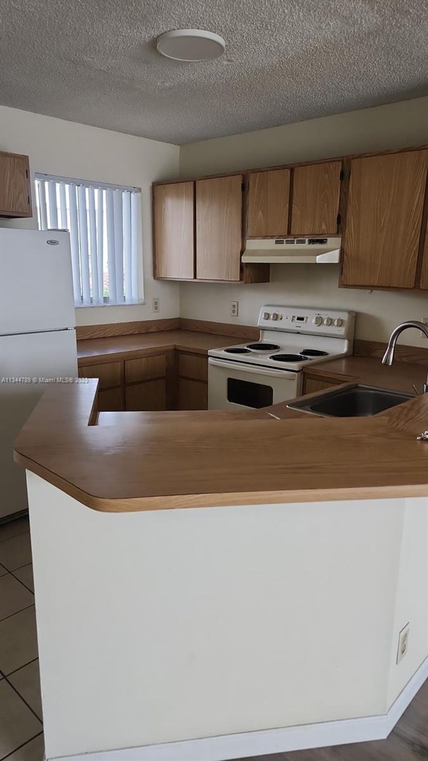 This beautiful two bedroom, two bathroom condo at Lakeshore at University Park is the perfect place to call home. This second-floor unit comes with plenty of amenities. The bedrooms have plenty of closet space.

The Lakeshore at University Park community offers its residents plenty of amenities, a swimming pool, and a clubhouse. The association also provides 24-hour maintenance and security. The unit also has a washer and dryer inside, making it easy to take care of your laundry needs. This condo is the perfect place to live.