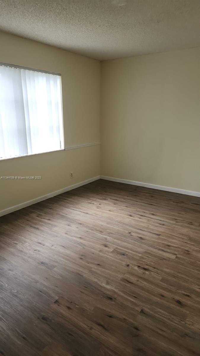 LAKESHORE AT UNIVERSITY P - Residential Lease