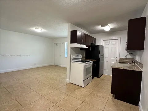 MLS: A11789975