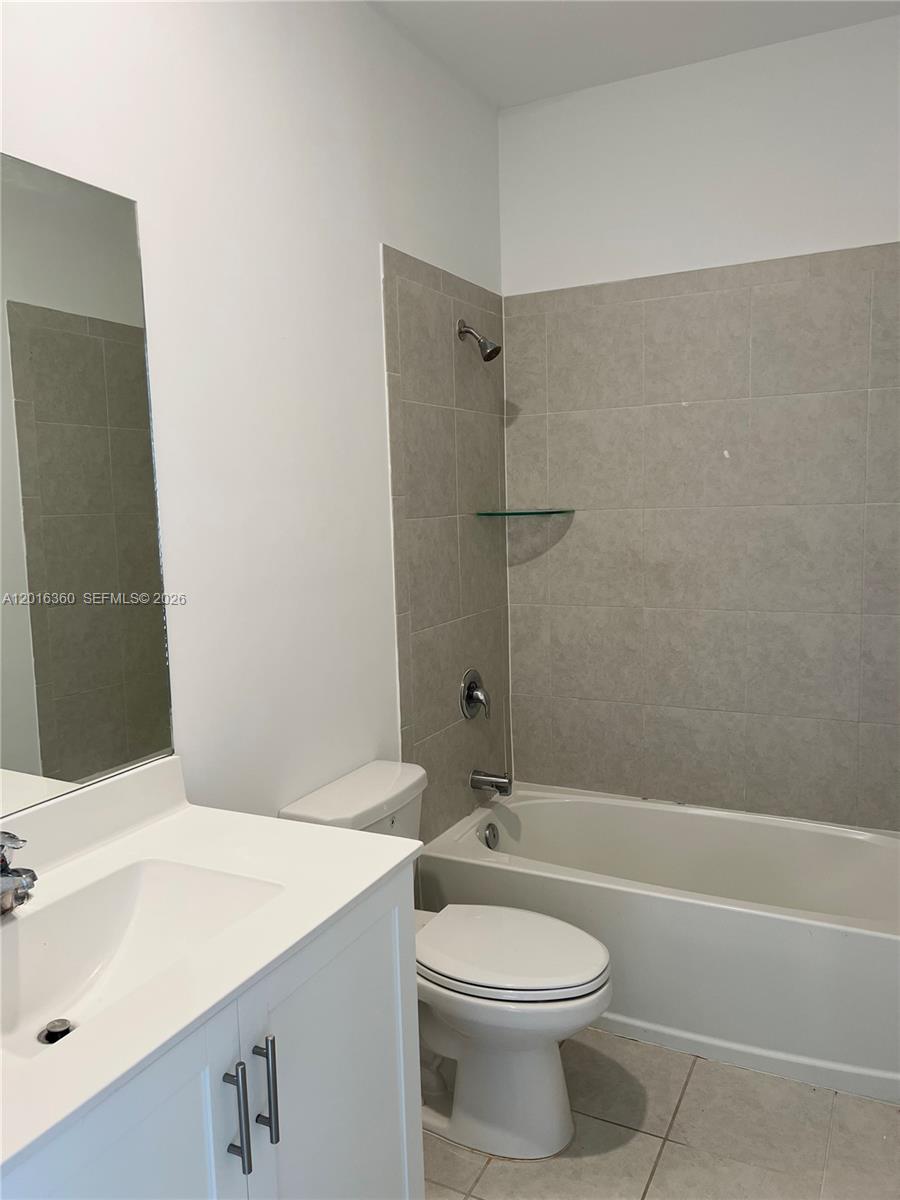 HOMESTEAD PARK OF COMMERC - Residential Lease