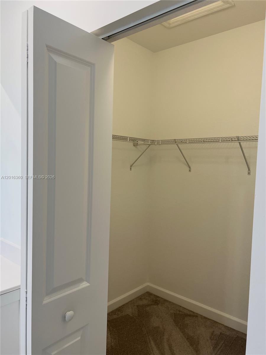HOMESTEAD PARK OF COMMERC - Residential Lease
