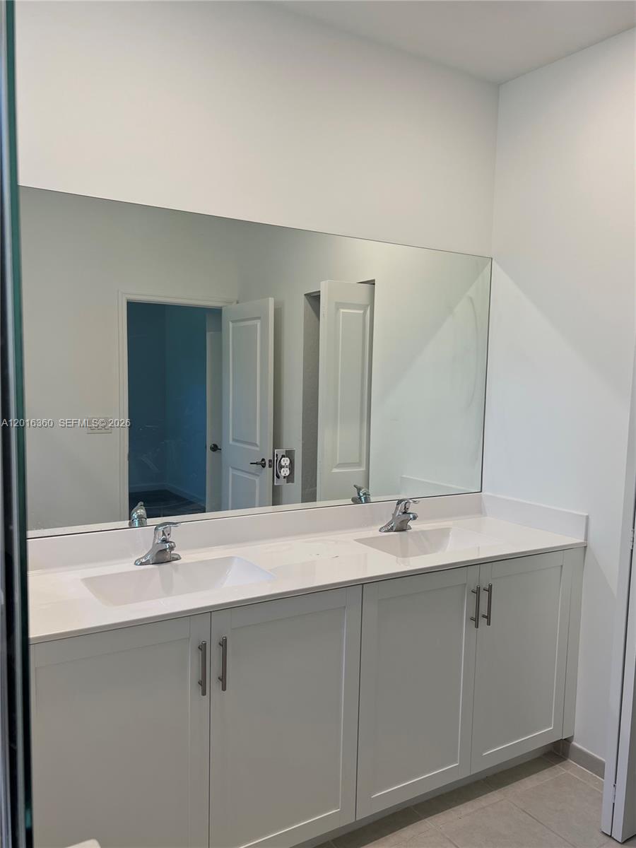 HOMESTEAD PARK OF COMMERC - Residential Lease