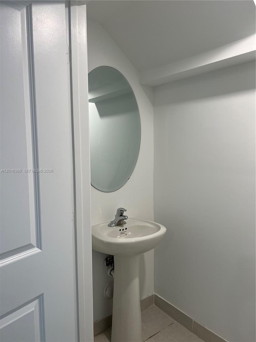 HOMESTEAD PARK OF COMMERC - Residential Lease