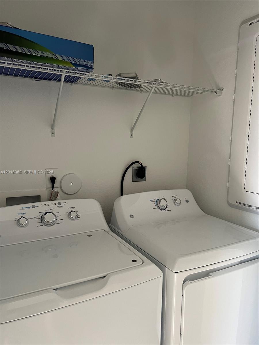 HOMESTEAD PARK OF COMMERC - Residential Lease