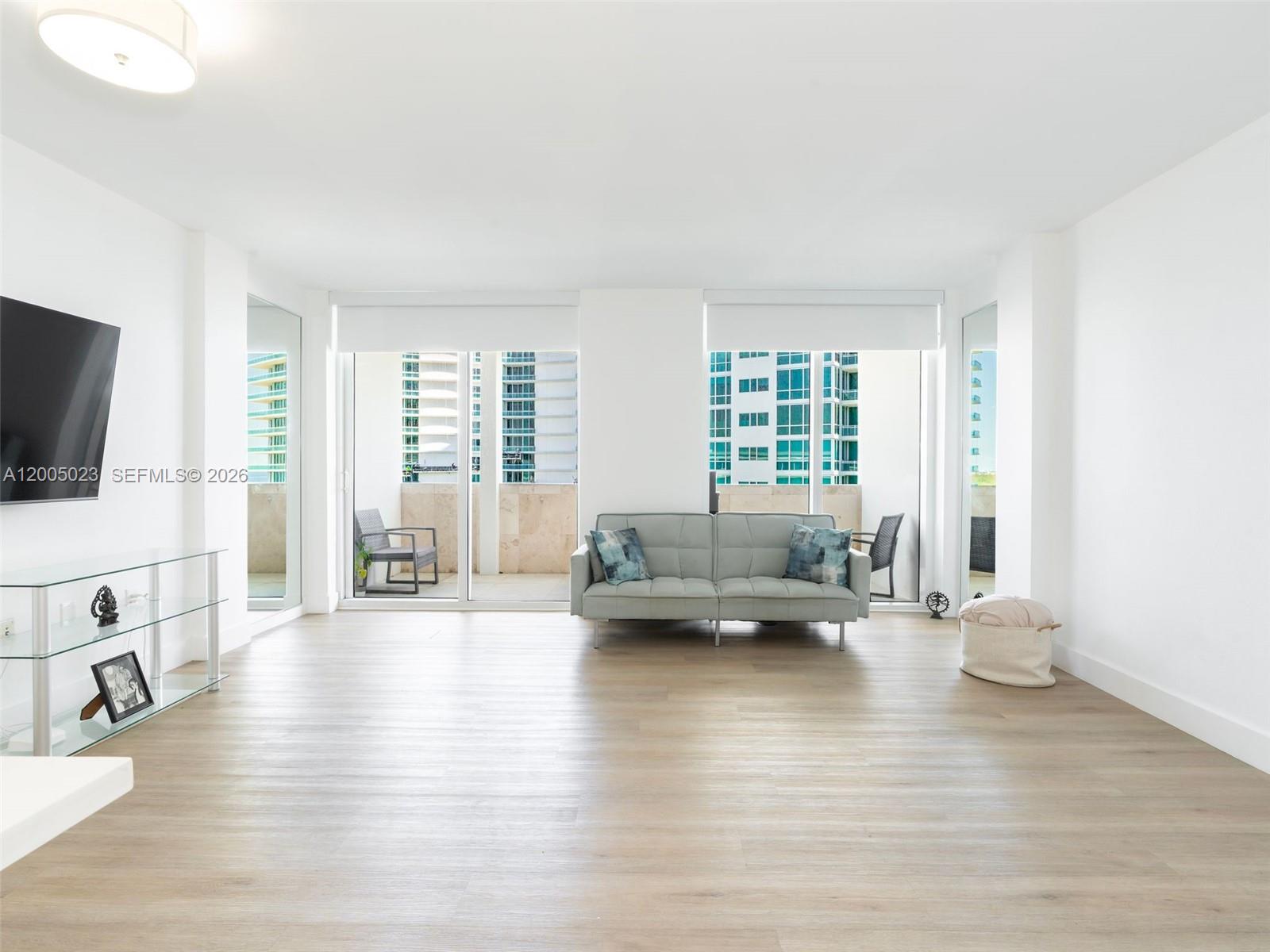 HARBOUR HOUSE - Residential