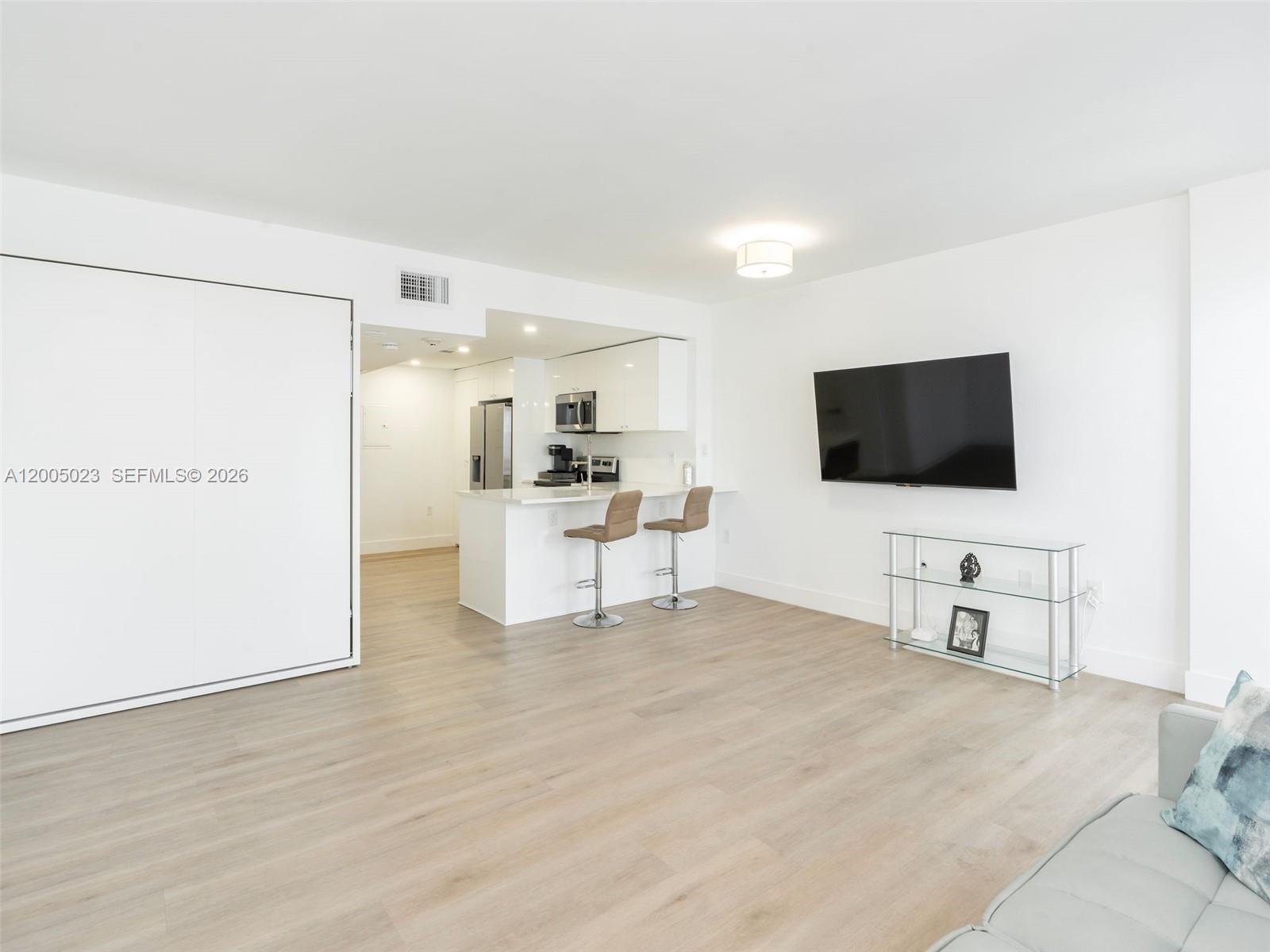 HARBOUR HOUSE - Residential