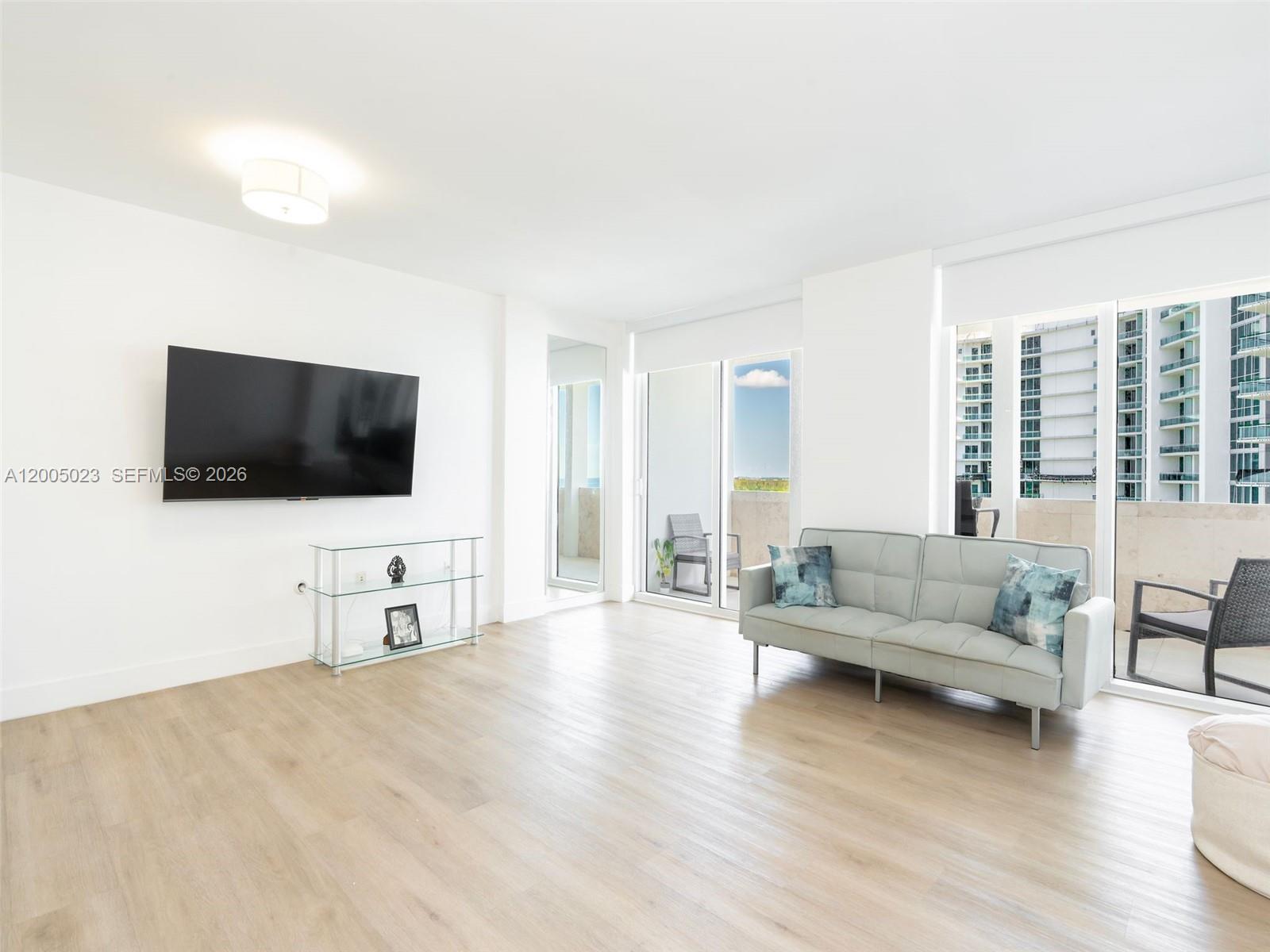 HARBOUR HOUSE - Residential