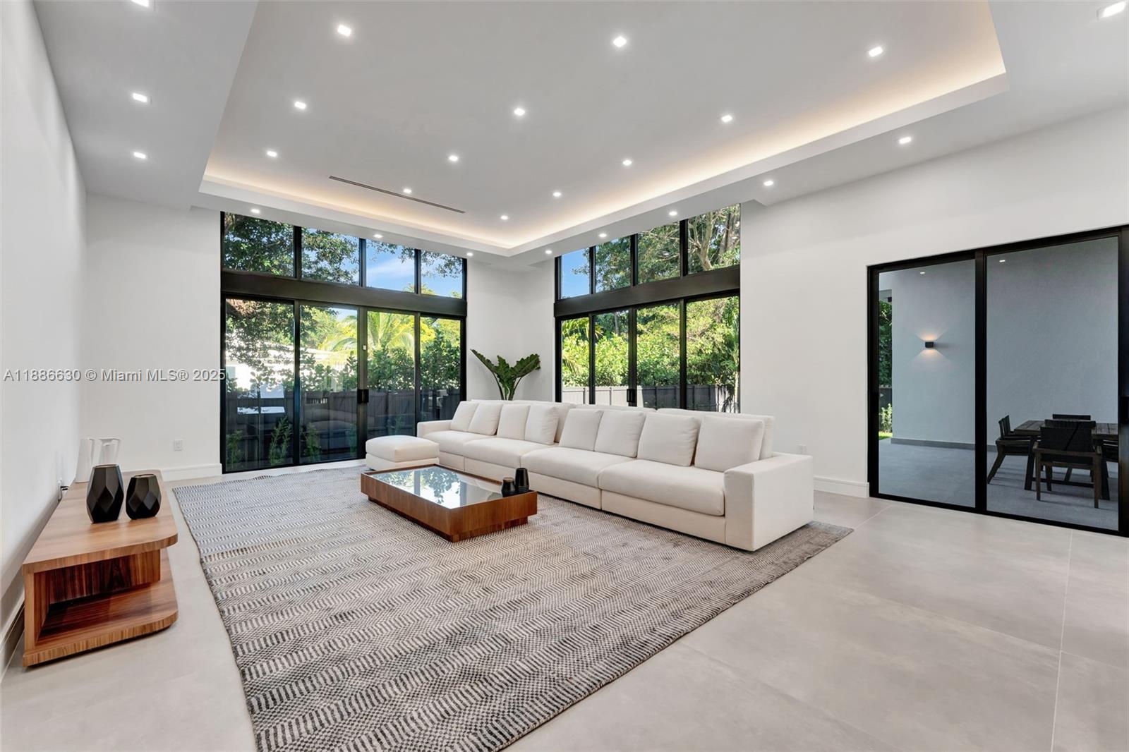 AMD PL GRIFFING BISCAYNE - Residential