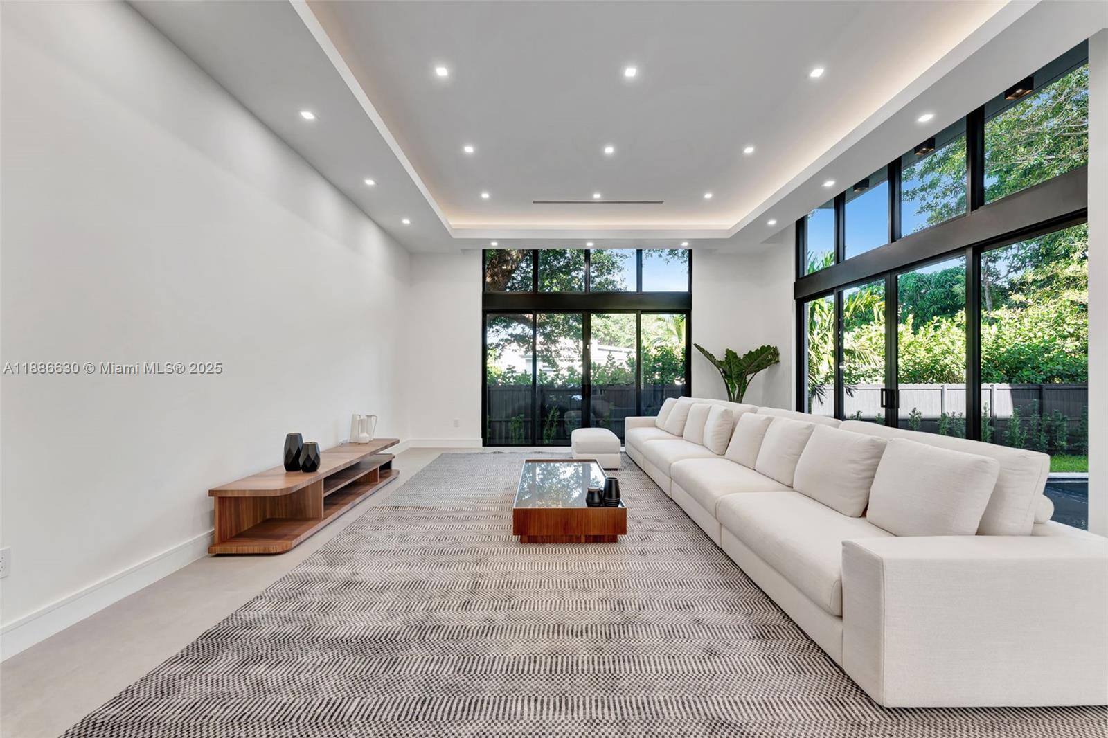 AMD PL GRIFFING BISCAYNE - Residential