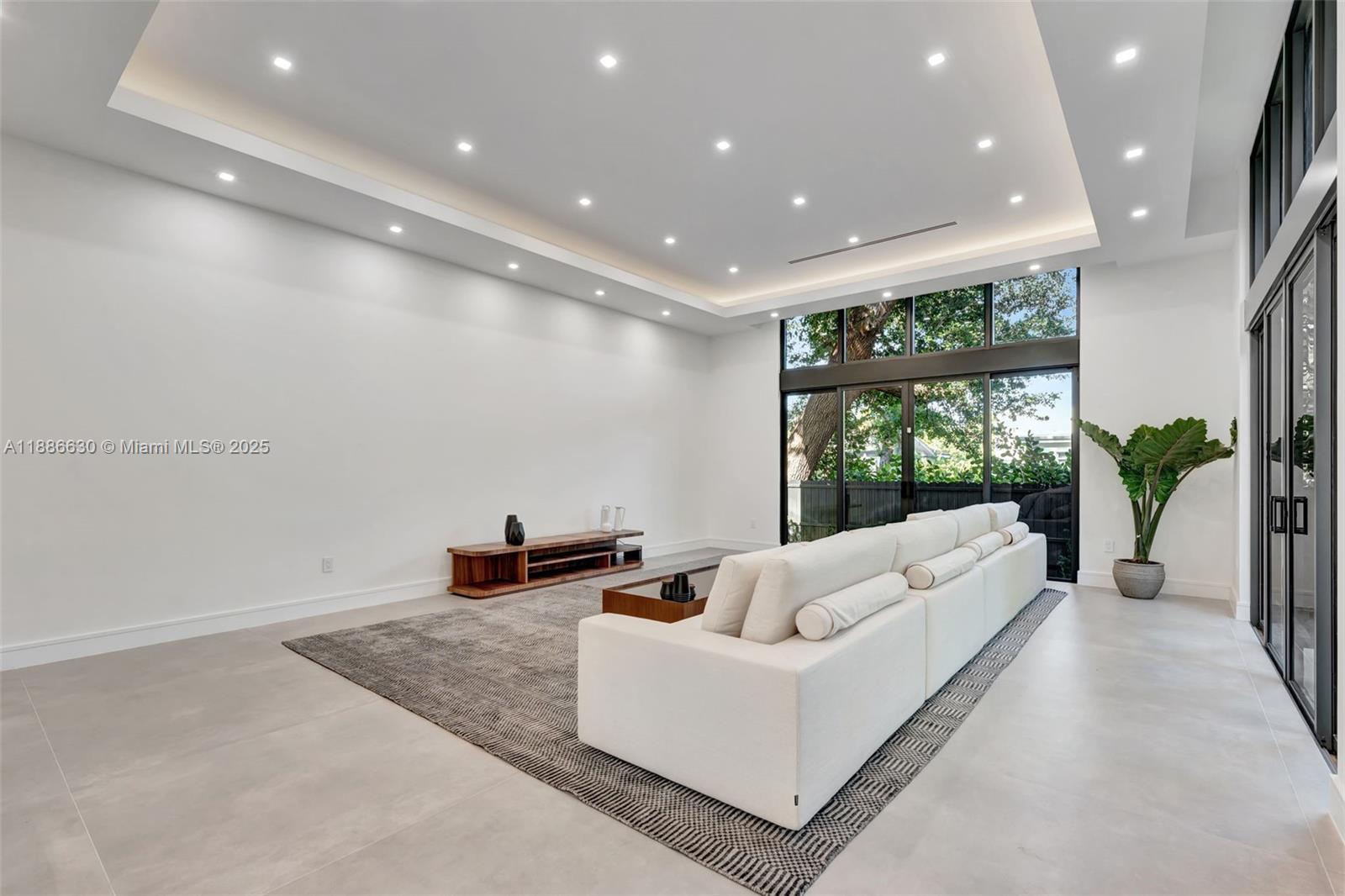 AMD PL GRIFFING BISCAYNE - Residential