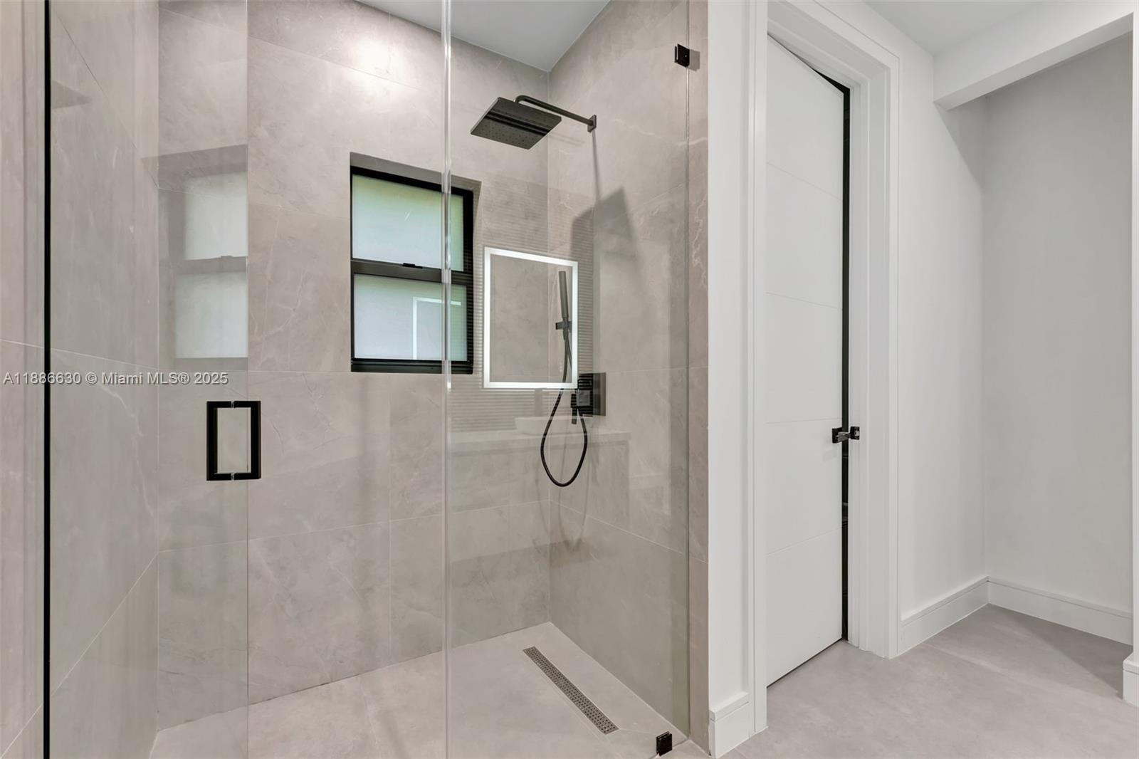 AMD PL GRIFFING BISCAYNE - Residential