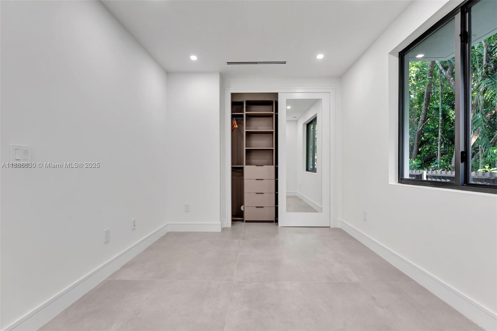 AMD PL GRIFFING BISCAYNE - Residential