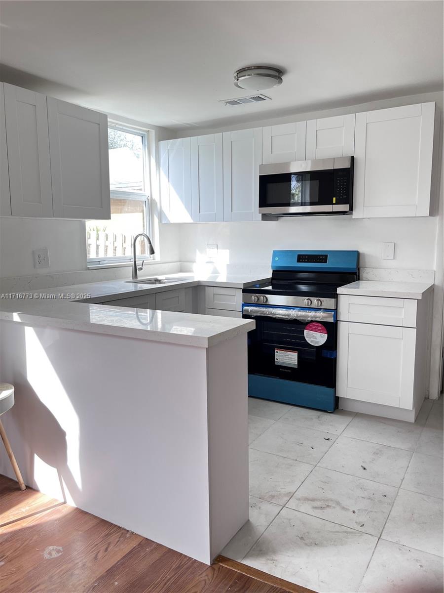 2129 Nw 70th St, Miami, Broward County, Florida - 3 Bedrooms  
1 Bathrooms - 