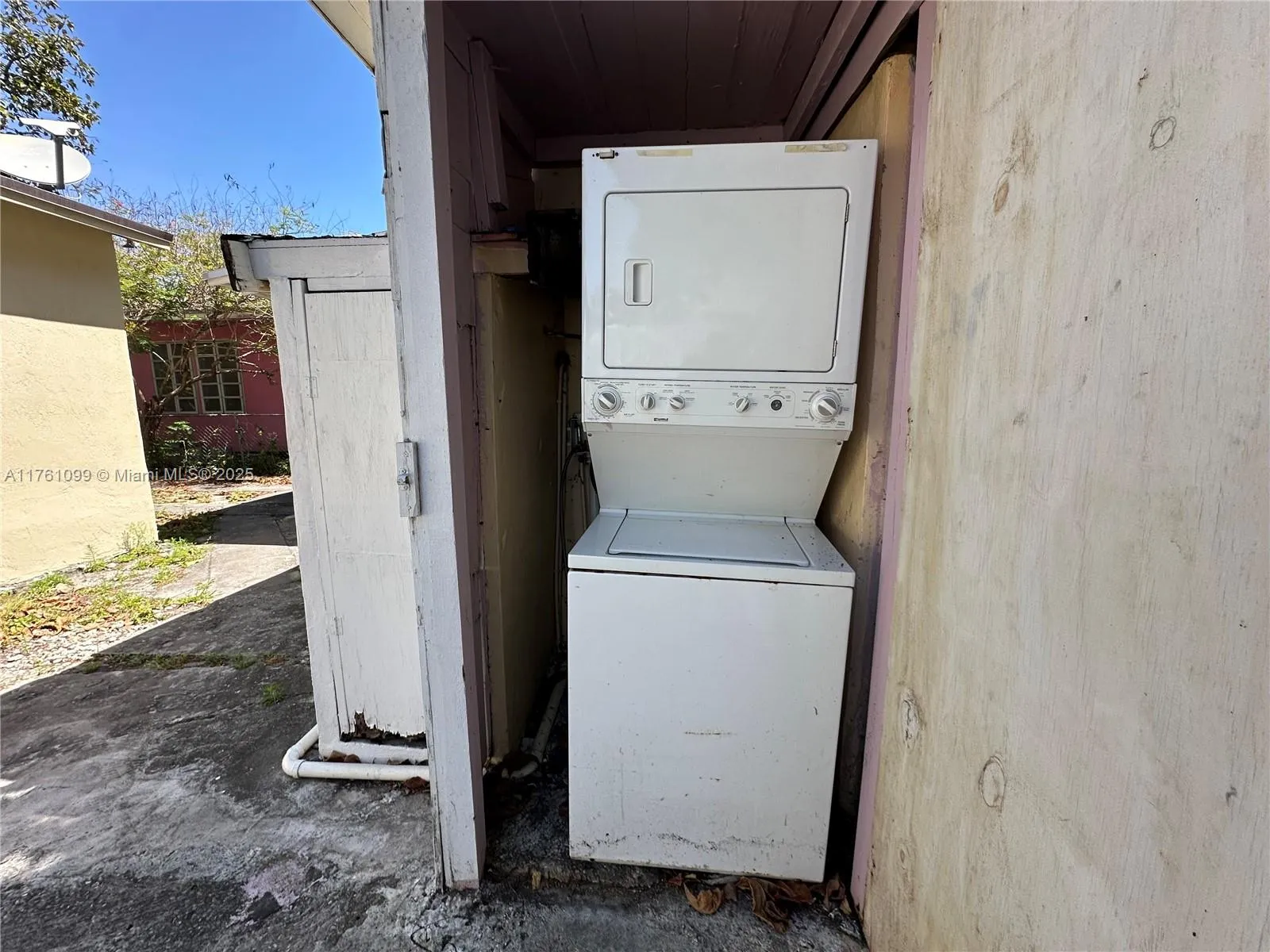 Miami, Florida 33127, United States, 3 Bedrooms Bedrooms, ,2 BathroomsBathrooms,Residential,Active,86123