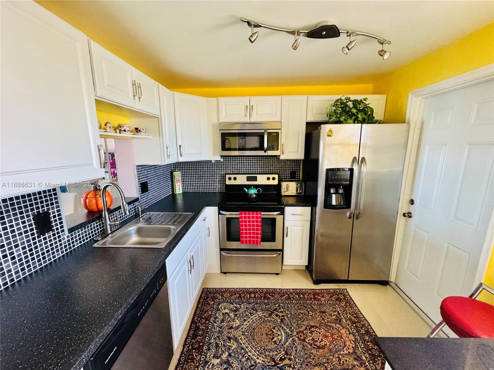 MEADOWBROOK TOWERS CONDO - Residential