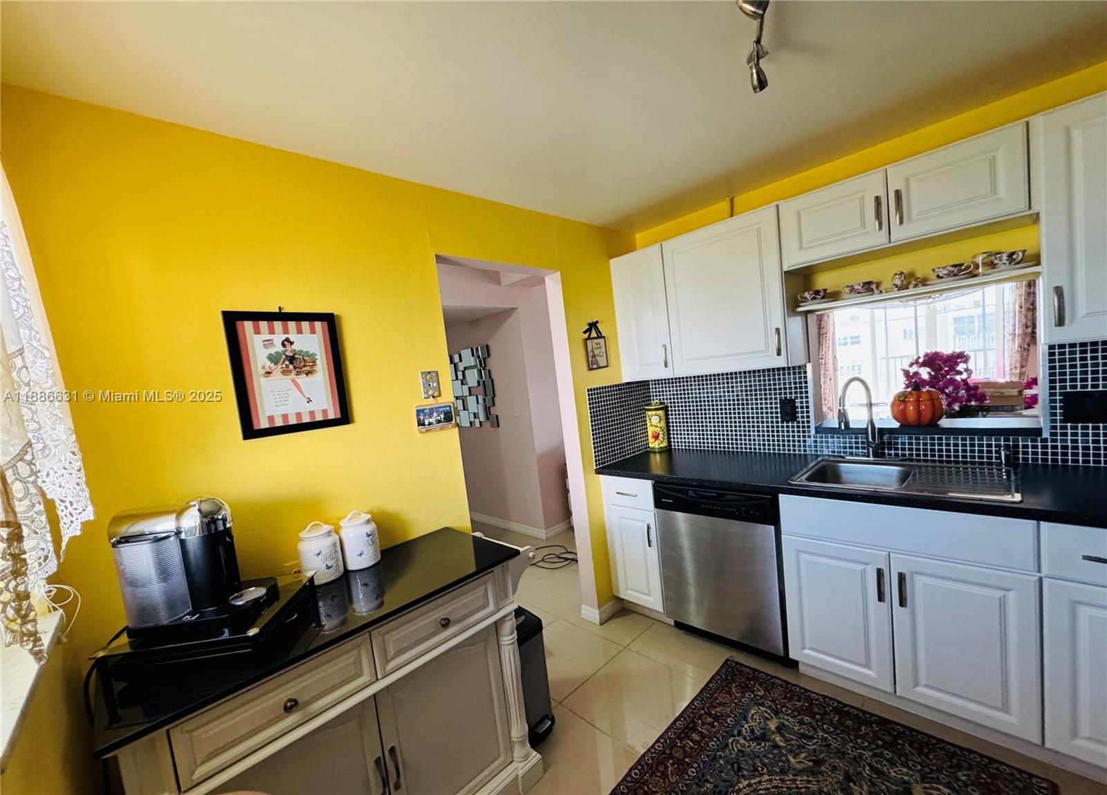 MEADOWBROOK TOWERS CONDO - Residential