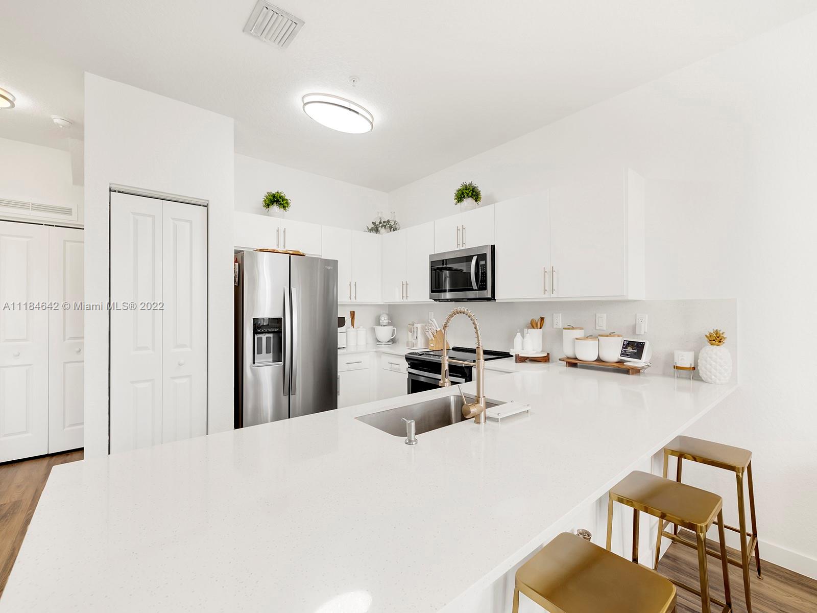 CENTURY PARK SOUTH CONDO - Residential