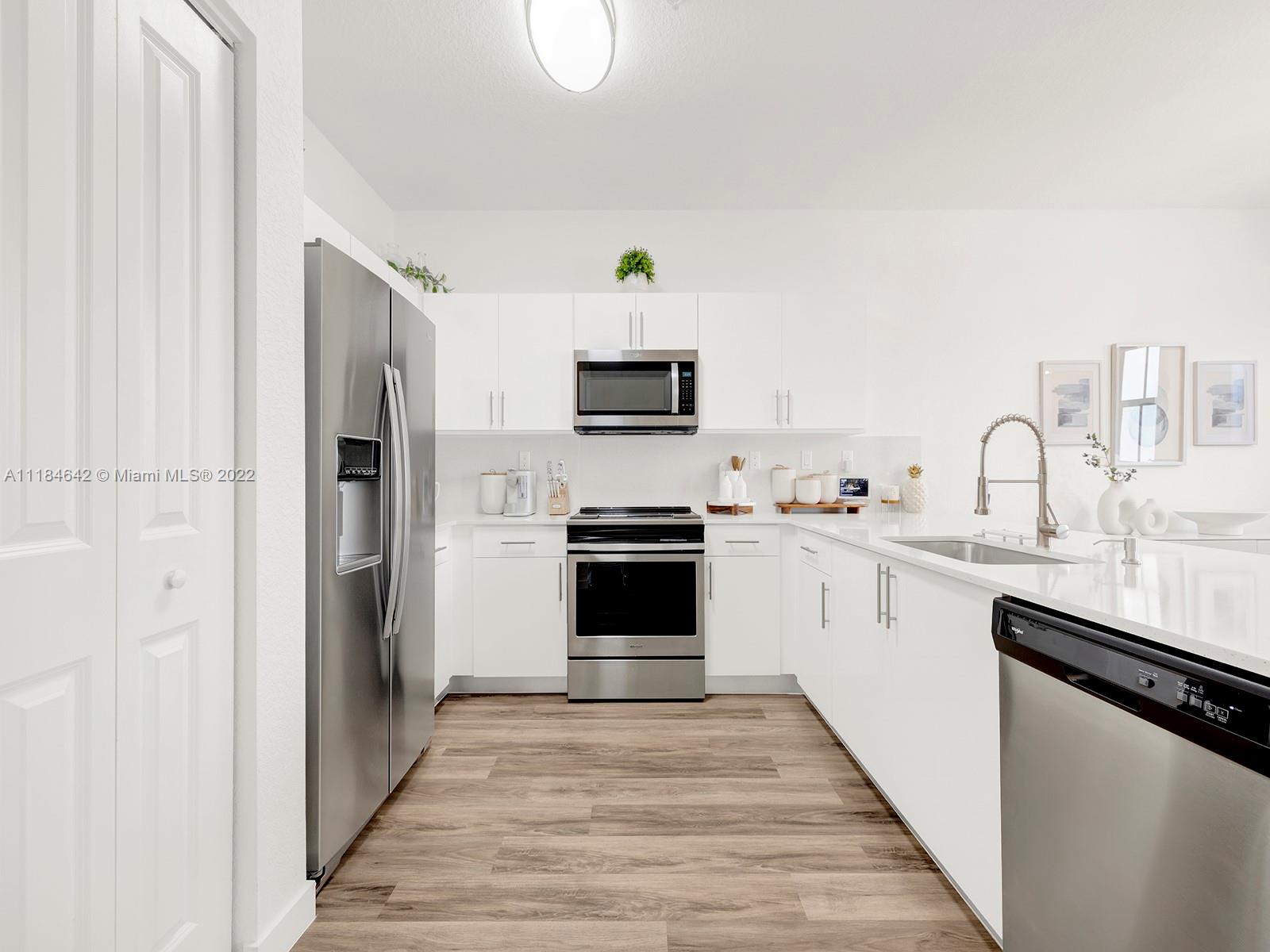 CENTURY PARK SOUTH CONDO - Residential