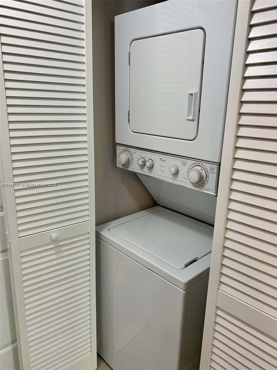 WATERSIDE VILLAGE THREE C - Residential Lease
