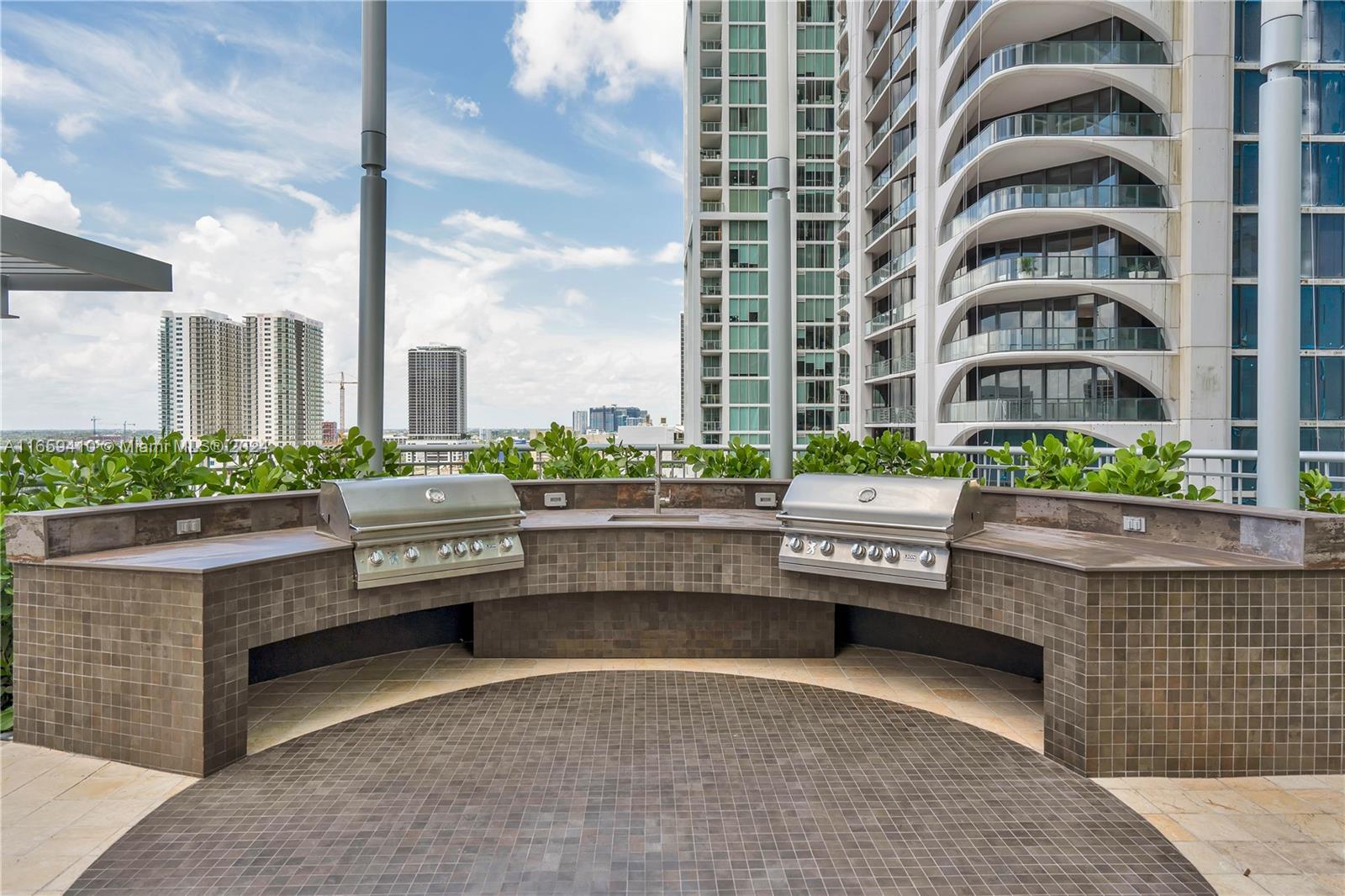 900 BISCAYNE BAY CONDO - Residential Lease