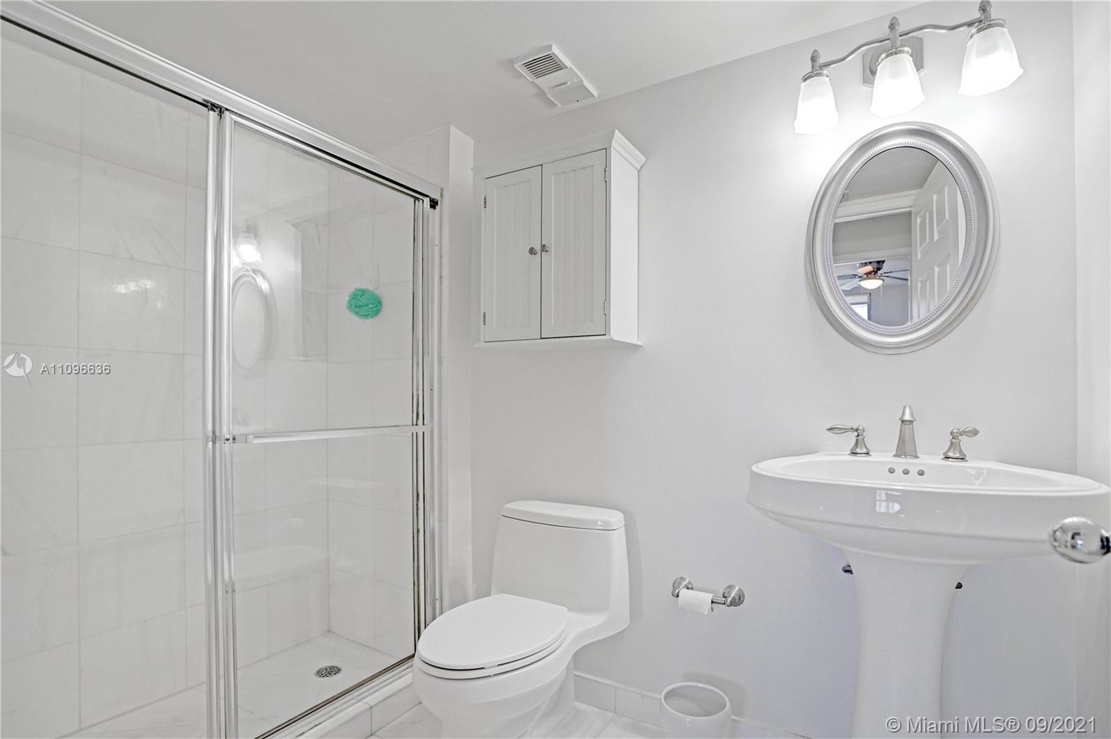 MYSTIC POINTE TOWER 600 C - Residential