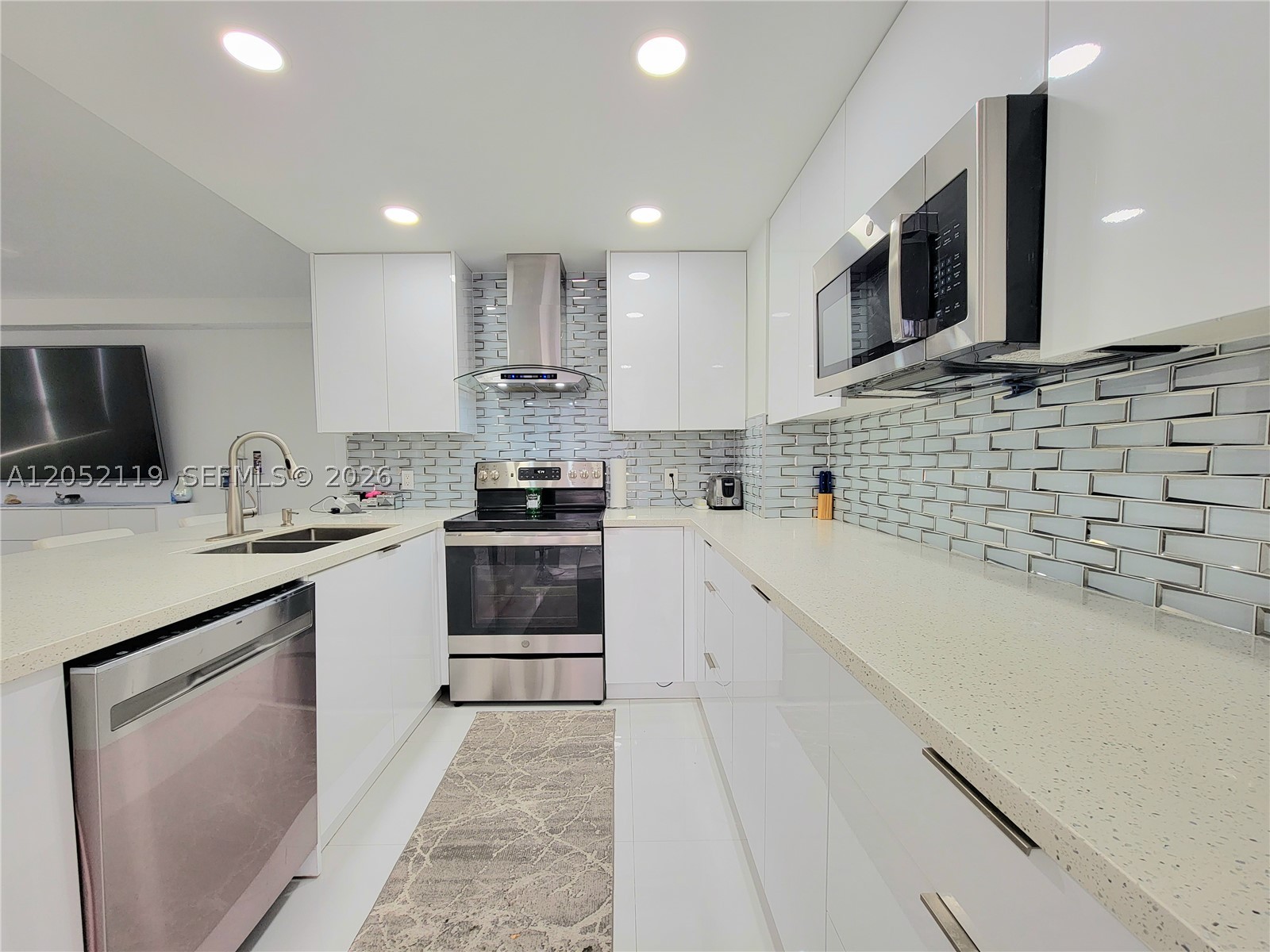 3505 S Ocean Dr 901