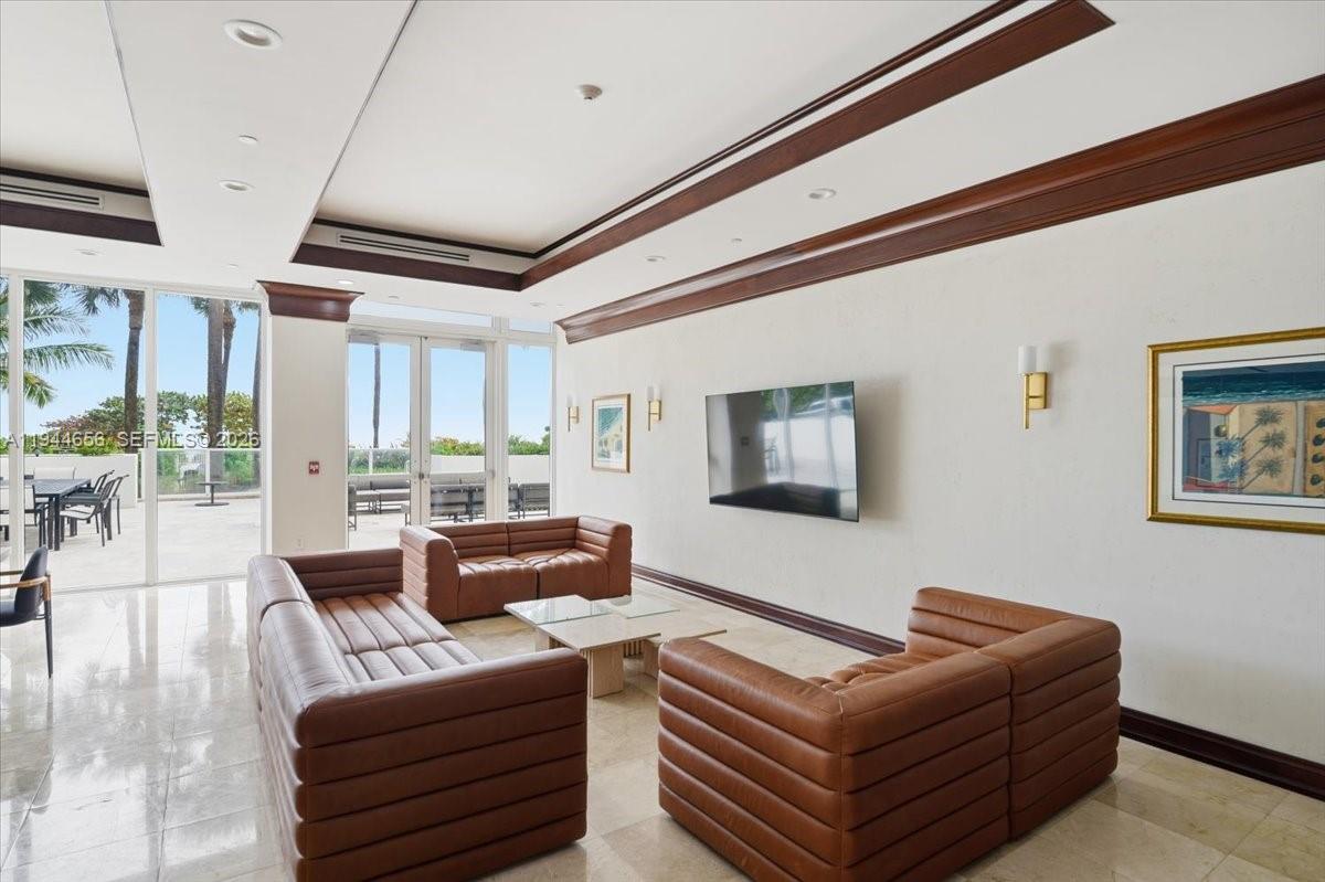 MIRAGE CONDO - Residential