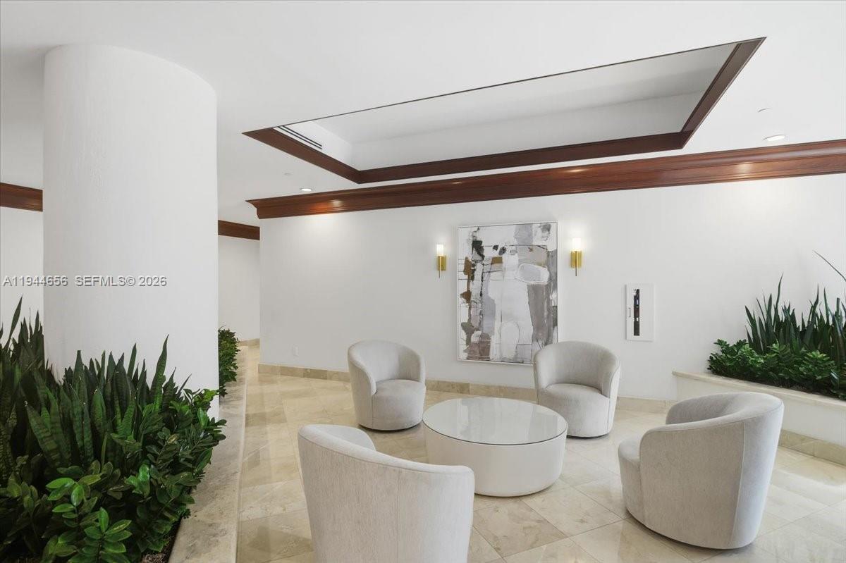 MIRAGE CONDO - Residential