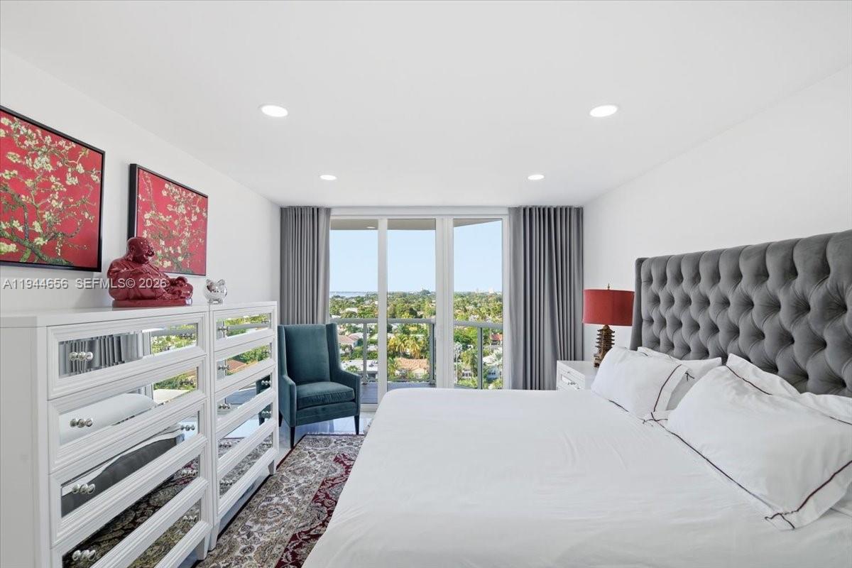 MIRAGE CONDO - Residential