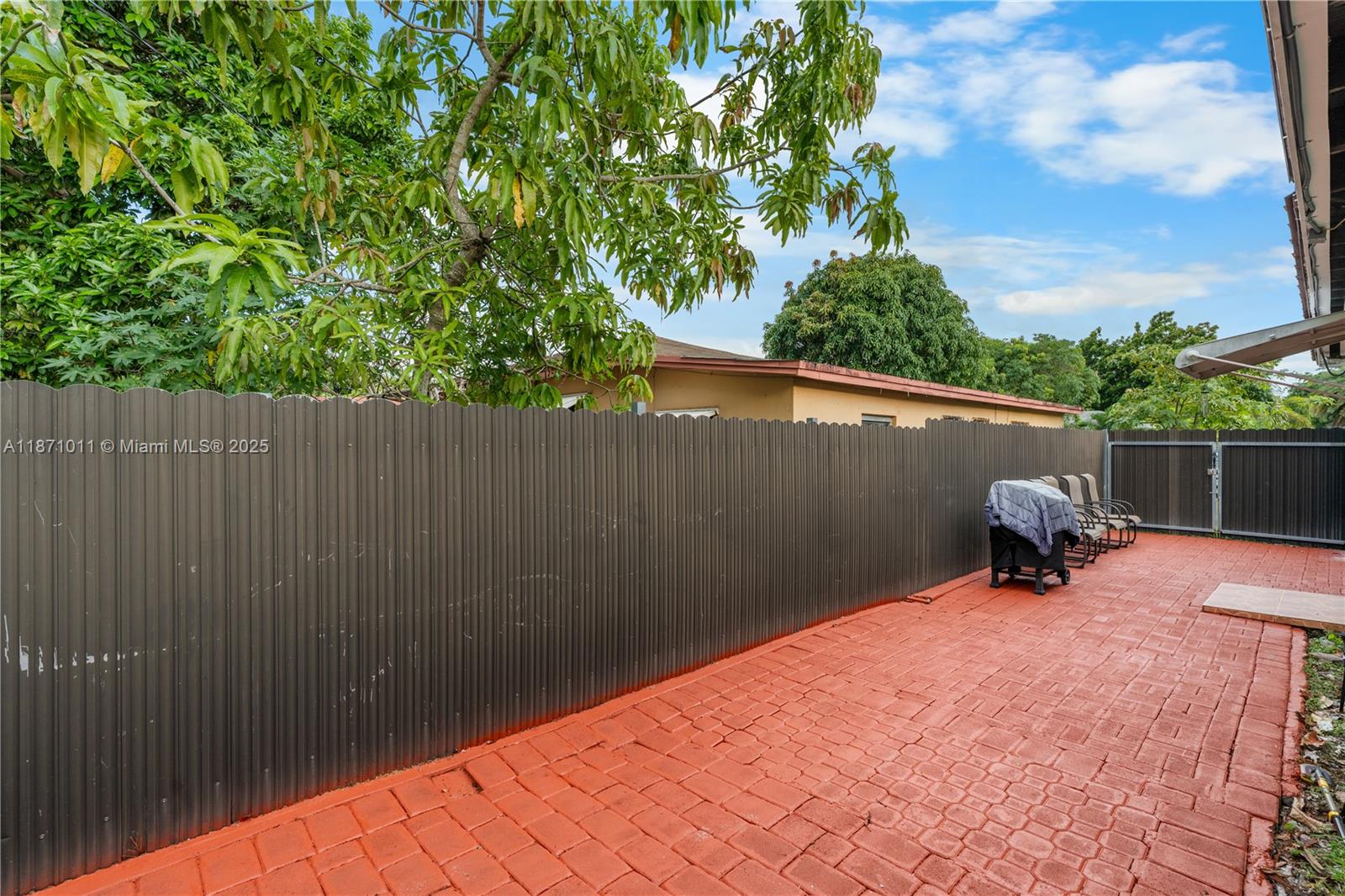 SHORES ESTATES - Residential